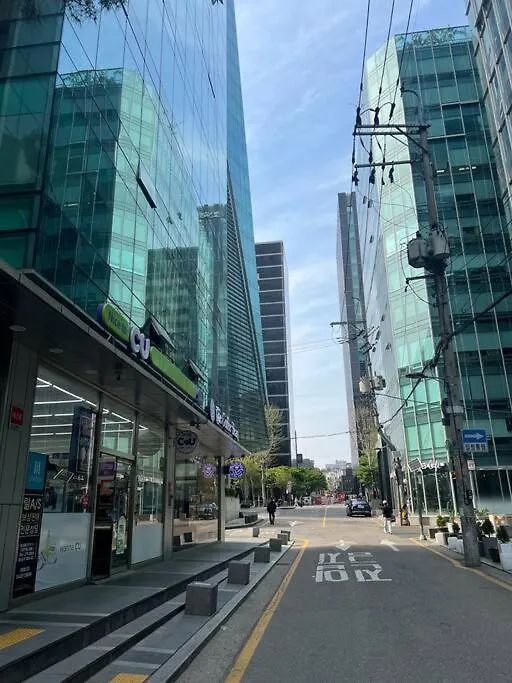 Hue House - 3Mins To Yeoksam Station Apartment Seoul